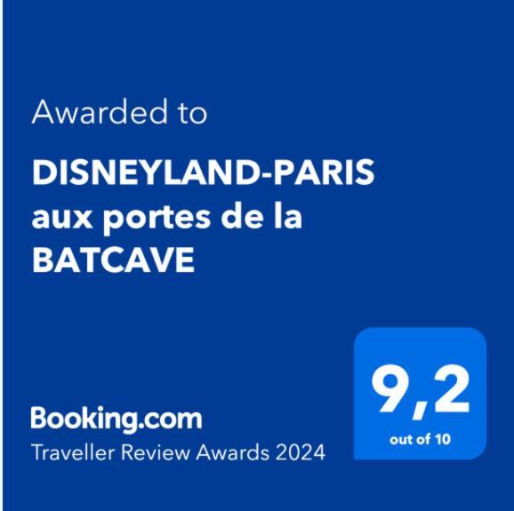 Disneyland-Paris Aux Portes De La Batcave Bussy-Saint-Georges Exterior photo